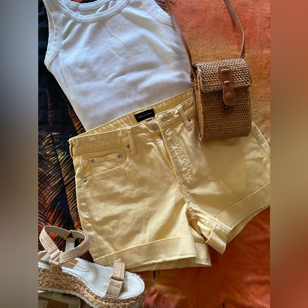 Free Assembly ladies shorts size 10
